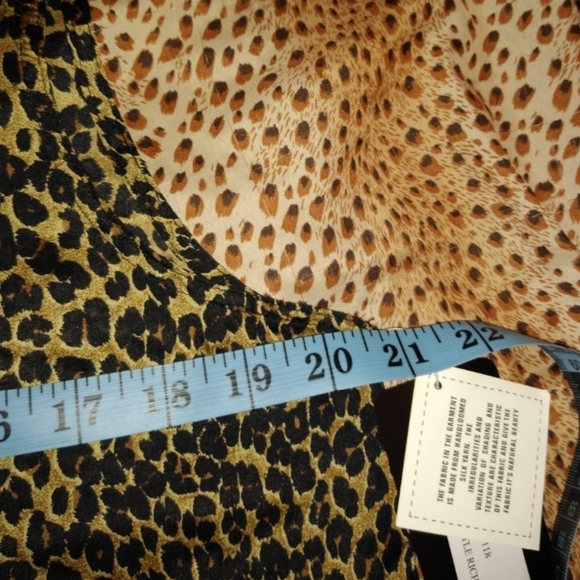 Stunt leopard print 100% silk tank top size M. - Picture 4 of 6